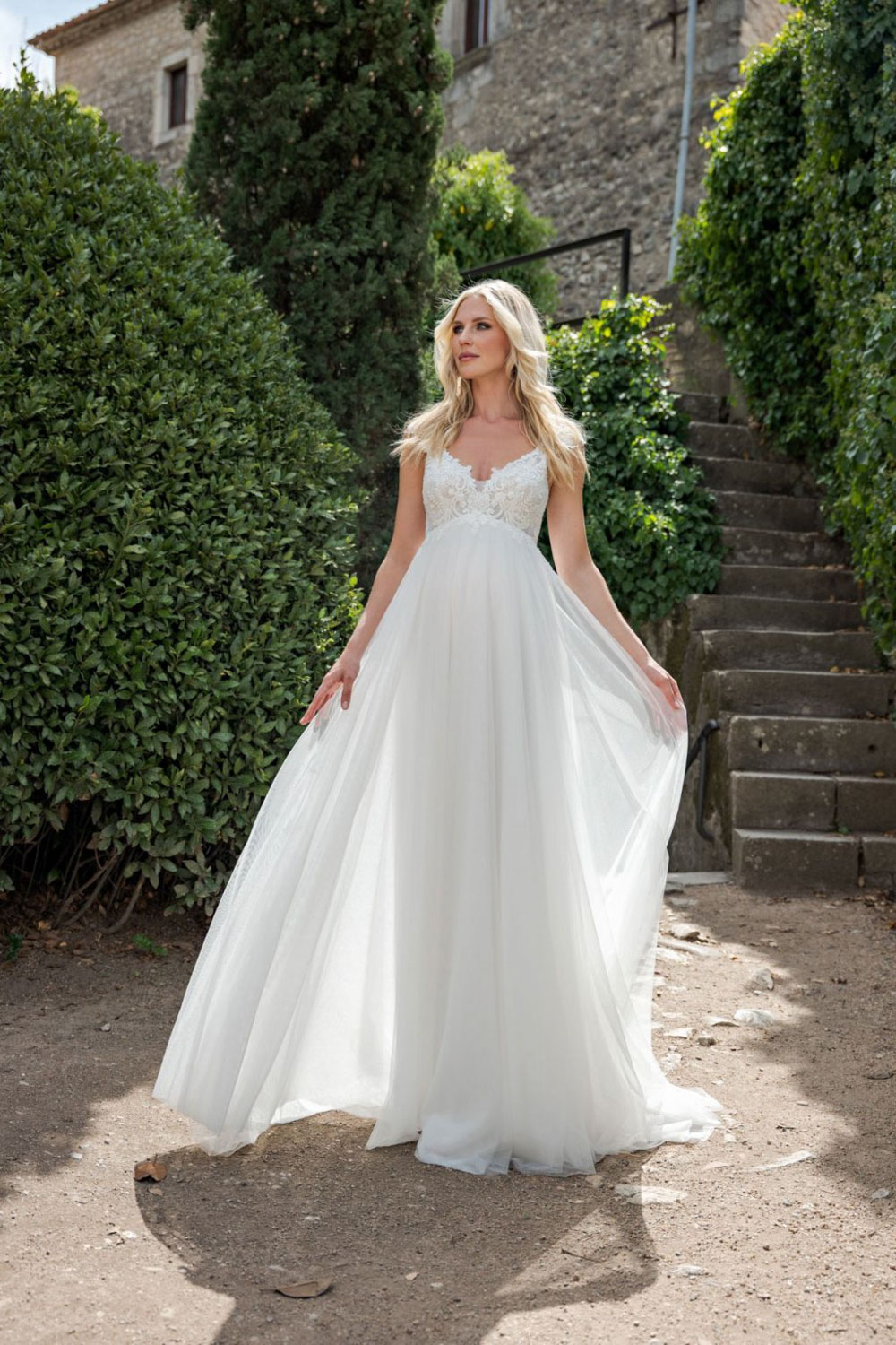 Boutique For Ever Robe de mariee pour futur maman 09